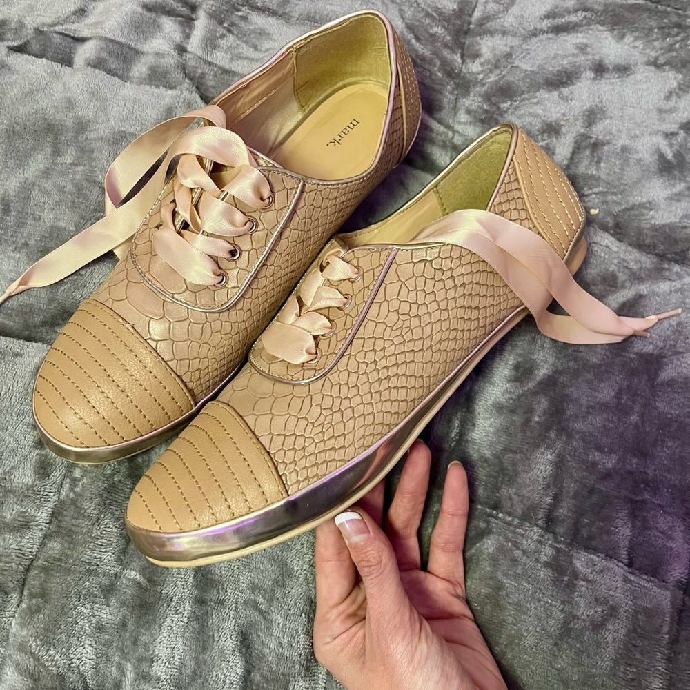 Mark. Women's Shoes. Tan Alligator Print Size 10‎ - new
